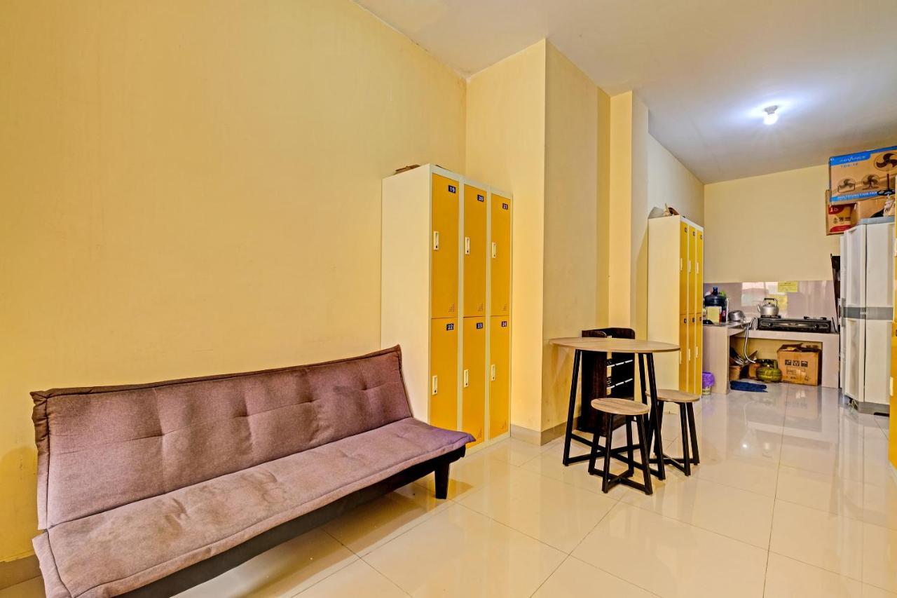 Oyo 91532 Malioboro Guesthouse Джокьякарта Экстерьер фото