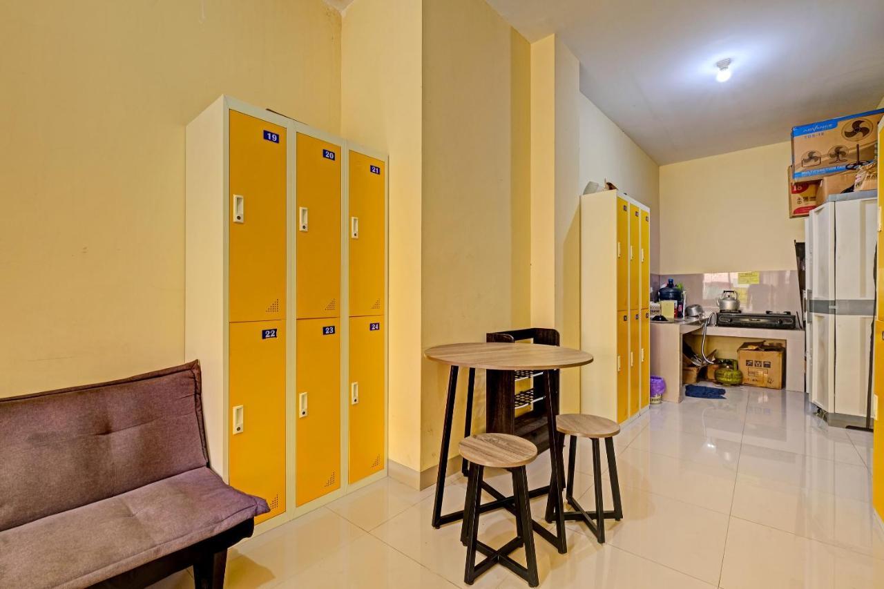 Oyo 91532 Malioboro Guesthouse Джокьякарта Экстерьер фото